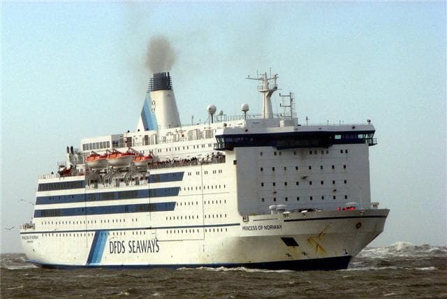 Ferrymaatschappij DFDS Seaways organiseert Sinterklaasfeest voor klanten voedselbanken
