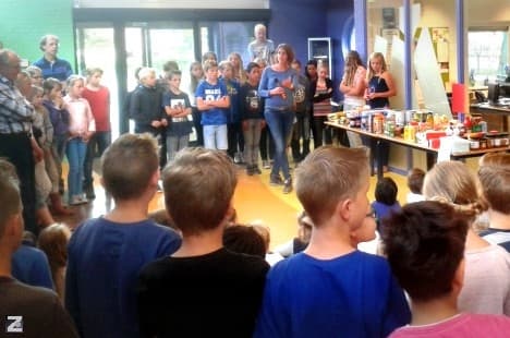 Basisschool Op de Hoeksteen steunt Voedselbank Zwartewaterland