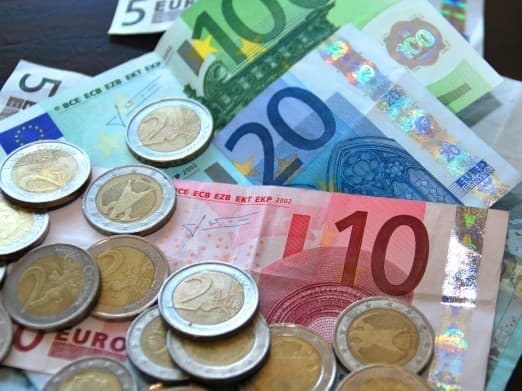 Rotartyclub haalt bijna 10.000 euro op voor Voedselbank Het Hogeland