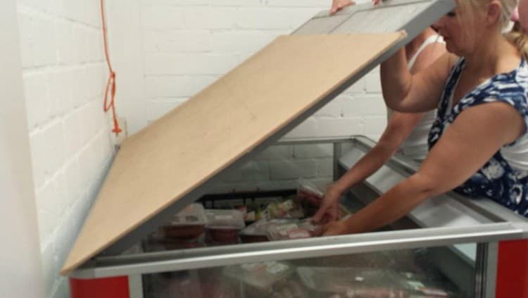 Veel arme gezinnen gedupeerd: eten in vriezers Voedselbank Etten-Leur bedorven na kortsluiting