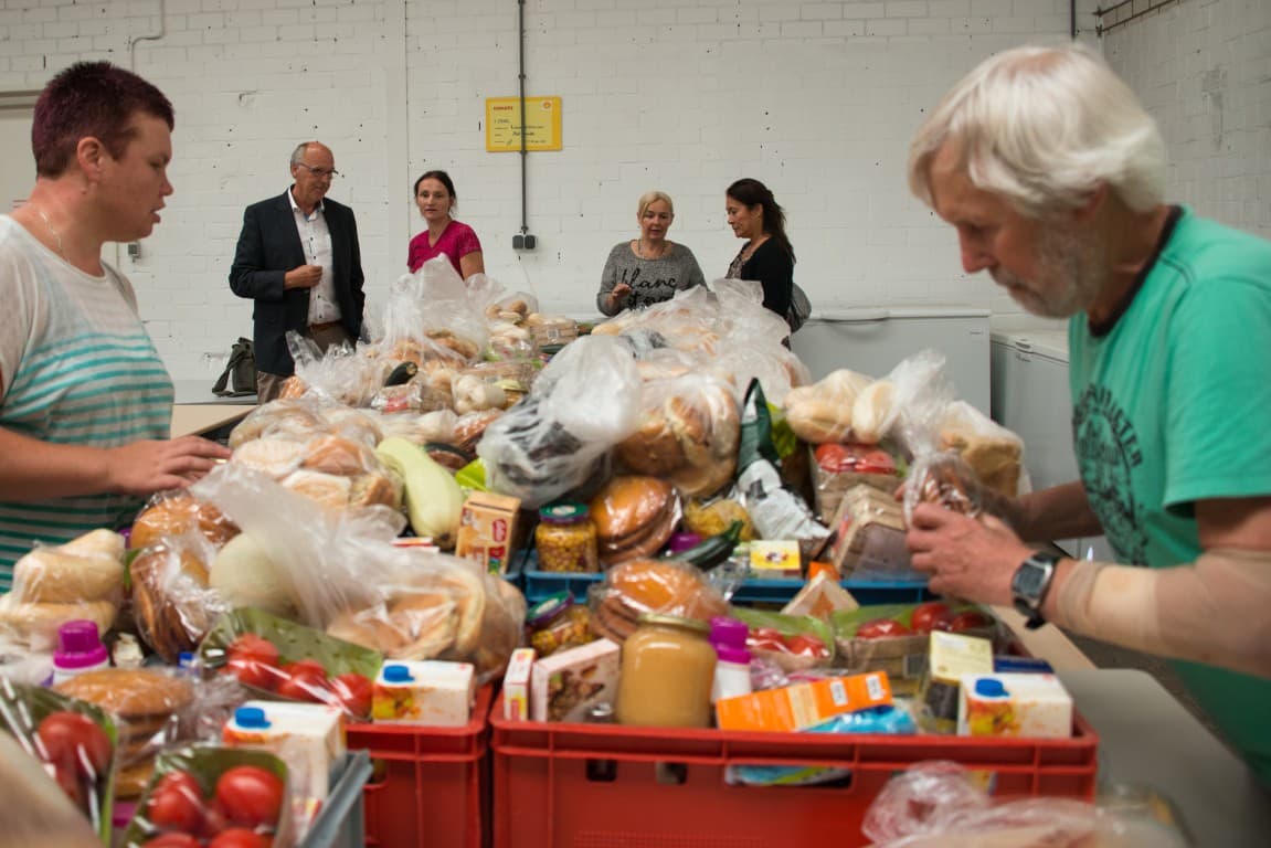 Donatie van 500 euro van gem. Rucphen voor Voedselbank Etten-Leur i.v.m. stroomstoring