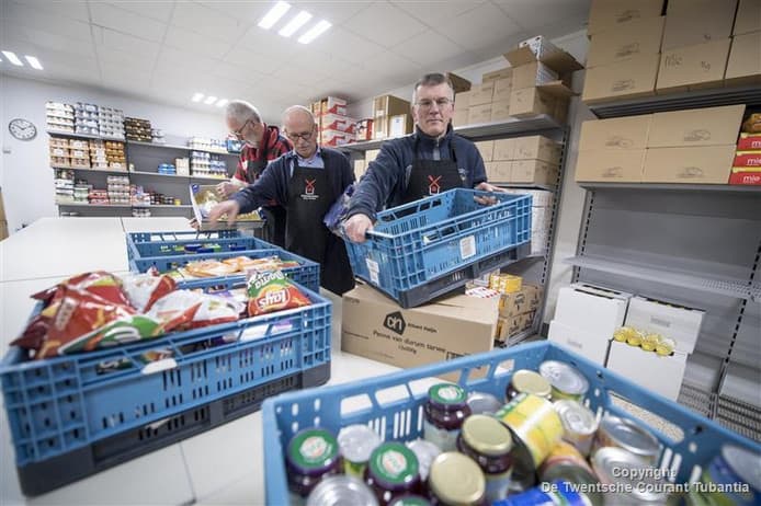 Voedselbank in Rijssen blij met nieuwe stek in supermarkt